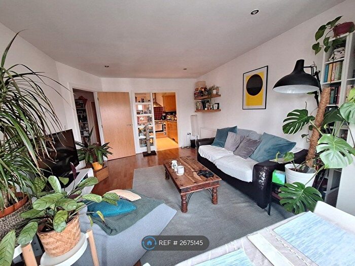 2 Bedroom Flat To Rent In Chorlton, Chorlton, M21