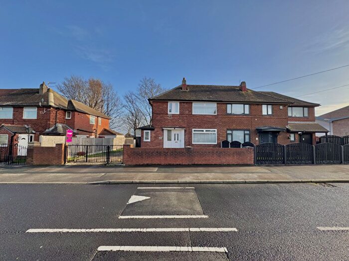 2 Bedroom Detached House To Rent In Nesfield Road, Leeds, LS10