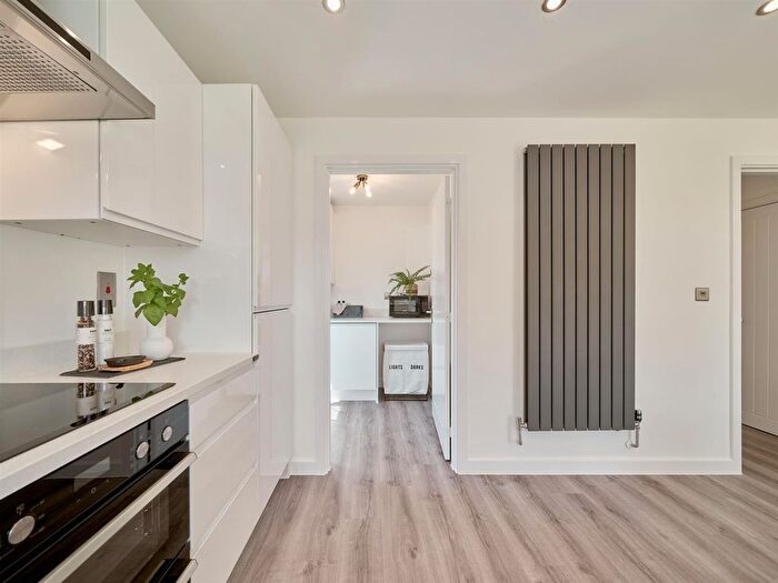 4 Bedroom Detached House To Rent In Firecrest Close, Coventry, CV6