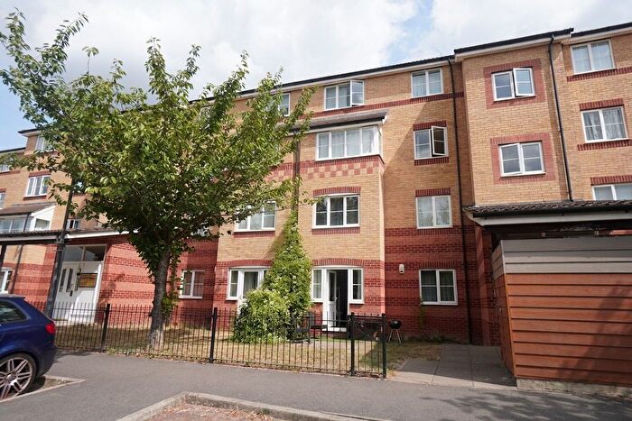 1 Bedroom Flat For Sale In Princes Gate, High Wycombe, HP13