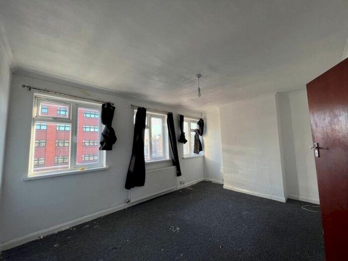 3 Bedroom Flat To Rent In Fore Street, London, N9