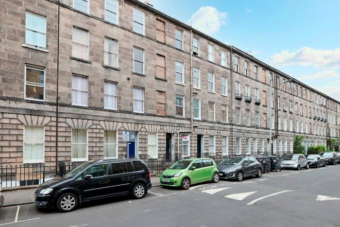 4 Bedroom Flat To Rent In Montague Street, Edinburgh, EH8