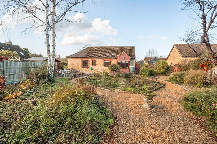 2 Bedroom Detached Bungalow For Sale In Regents Mews, Biddenham, MK40