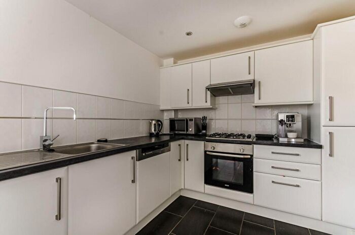 2 Bedroom Flat To Rent In Maryland Street, Stratford, London, E15