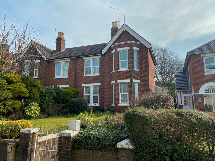 2 Bedroom Flat To Rent In Wimborne Road, Poole, BH15