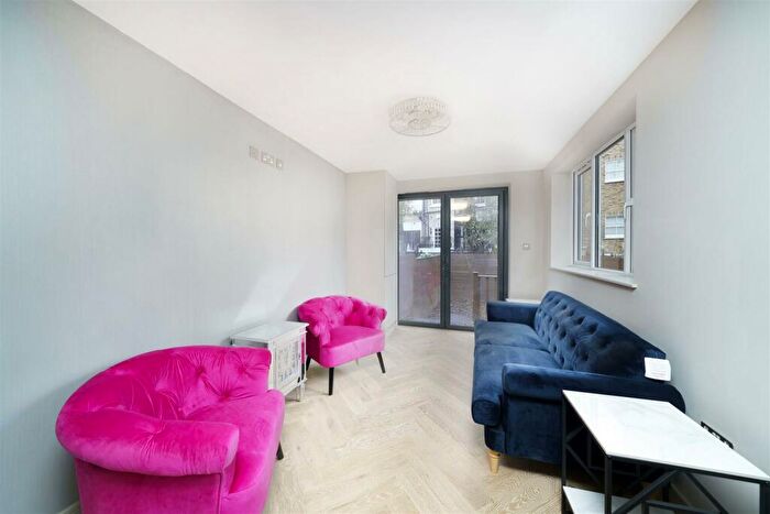 2 Bedroom Apartment To Rent In Garden Apartment, St John's Wood, NW8