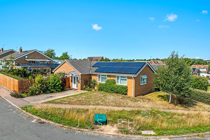 3 Bedroom Detached Bungalow For Sale In Springfield Road, Lower Somersham, IP8