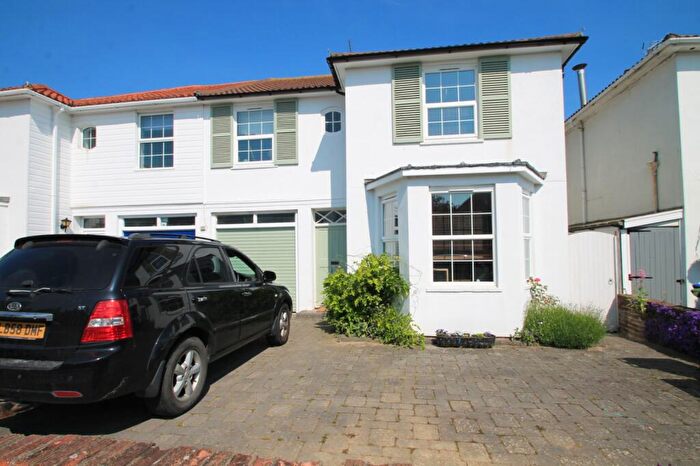 4 Bedroom House To Rent In George V Avenue, Worthing, BN11