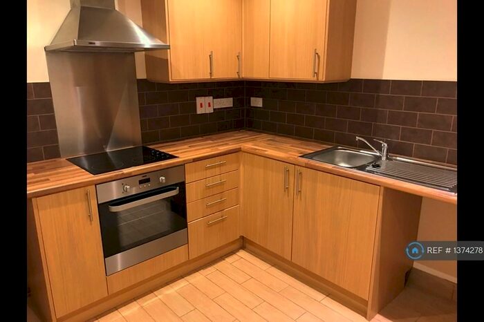 1 Bedroom Flat To Rent In Victoria Road, Ferndown, BH22