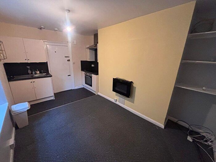 1 Bedroom Apartment To Rent In Connaught Avenue Flat, PL4