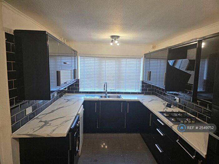 3 Bedroom Terraced House To Rent In Gladstone Court, Manchester, M15