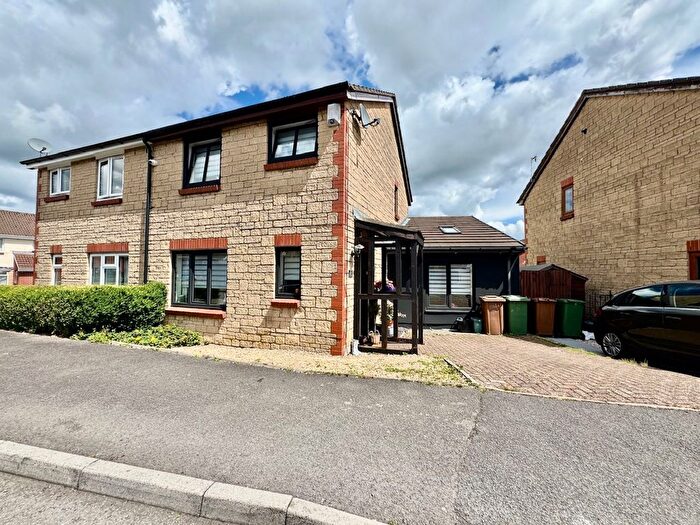 3 Bedroom Semi-Detached House For Sale In Bryn Siriol, Hengoed, CF82