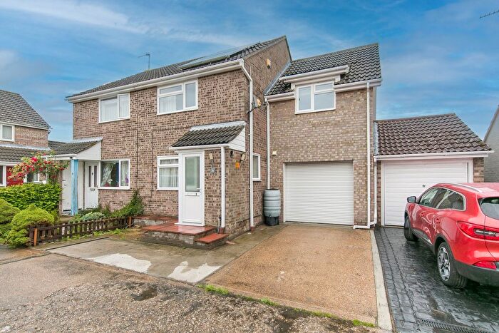 3 Bedroom Semi-Detached House For Sale In Alexandra Drive, Wivenhoe, Colchester, CO7