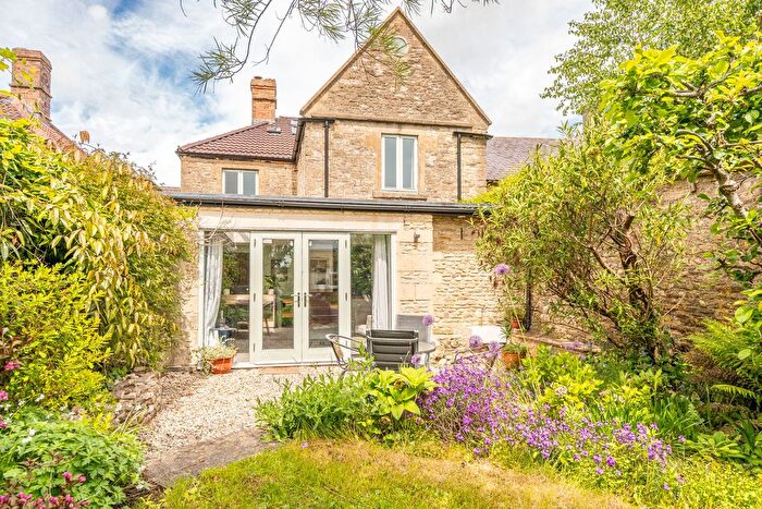 4 Bedroom End Of Terrace House For Sale In High Street, Marshfield, SN14
