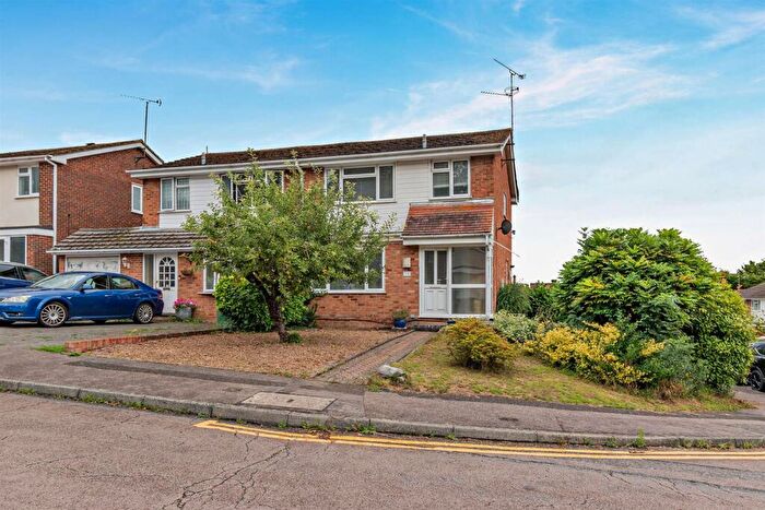 3 Bedroom Semi-Detached House For Sale In Ragstone Road, Bearsted, Maidstone, ME15