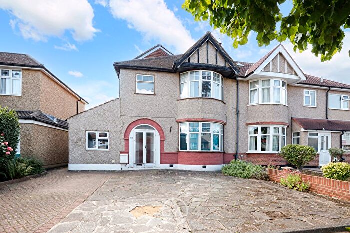 5 Bedroom Semi-detached House To Rent In Elmcroft Crescent, North Harrow, HA2