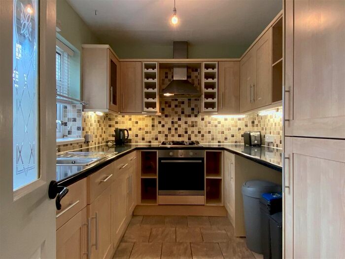 2 Bedroom Flat To Rent In Aneurin Way, Derwen Fawr, Sketty, Swansea SA2