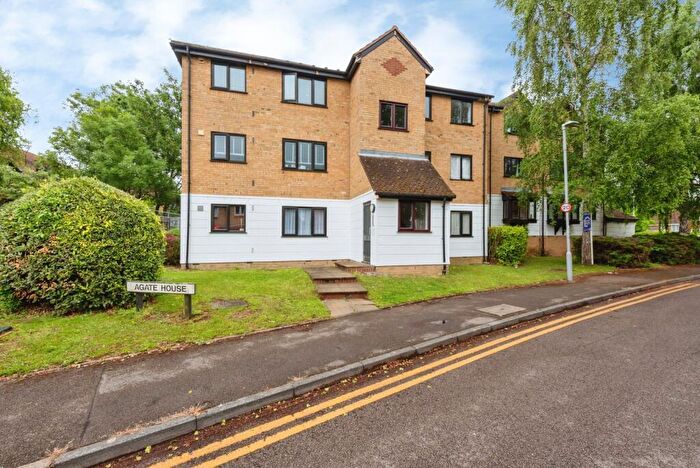 1 Bedroom Flat For Sale In Percy Gardens, Worcester Park, Surrey, KT4