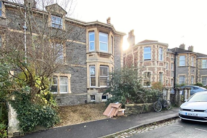 4 Bedroom Maisonette To Rent In Ravenswood Road, Cotham, Bristol, BS6