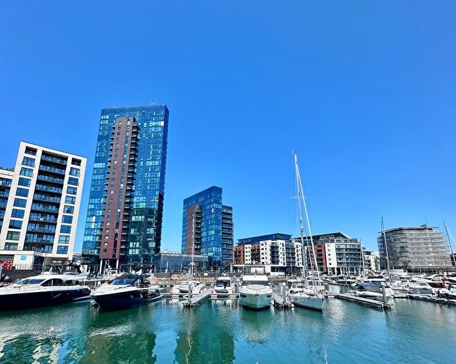 2 Bedroom Apartment To Rent In Ocean Way, Southampton, SO14
