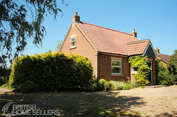 3 Bedroom Bungalow For Sale In Warren Road, Saltfleet, Louth, Lincolnshire, LN11