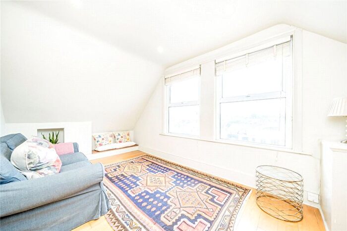 1 Bedroom Flat To Rent In Balham High Road, London, SW17