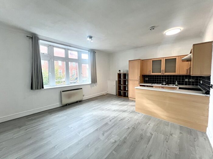 1 Bedroom Flat To Rent In Green Lanes, London, N21