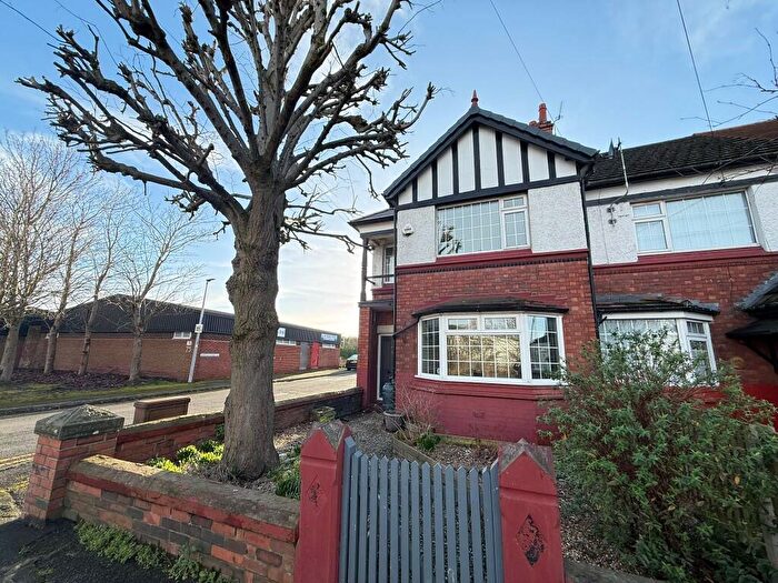 3 Bedroom End Of Terrace House For Sale In Merseyton Road, Ellesmere Port, CH65