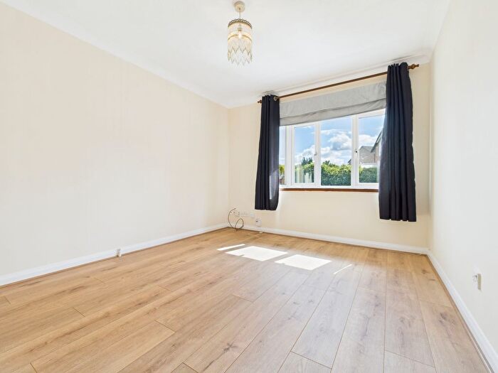 1 Bedroom Flat To Rent In Beecham Berry, Brighton Hill, Basingstoke, RG22