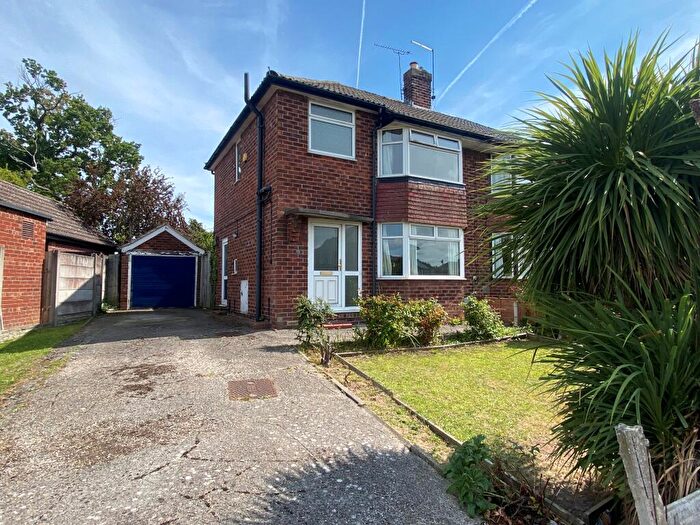 3 Bedroom House To Rent In Hawthorn Road, Chester, CH4
