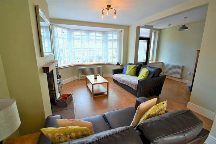 3 Bedroom Terraced House To Rent In Winchester Road, Salford, M6