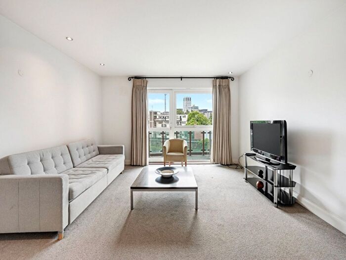 1 Bedroom Flat To Rent In Village Court, Chelsea Village, SW6