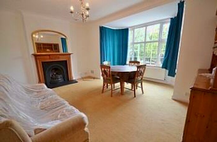 2 Bedroom Flat To Rent In Park View Court, Park View Road, London, N3