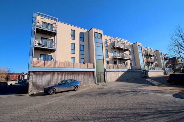 2 Bedroom Apartment To Rent In Lime Tree Square, Street, BA16