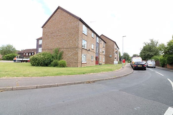 2 Bedroom Flat To Rent In Groom Road, Broxbourne, EN10