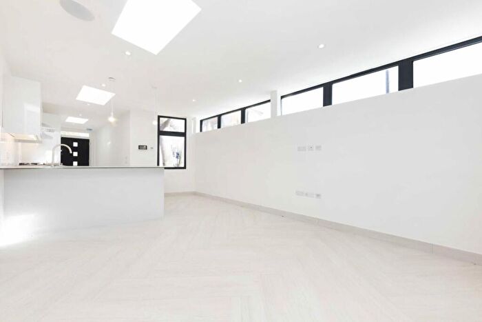 1 Bedroom Flat To Rent In St. Pancras Way, Camden, NW1