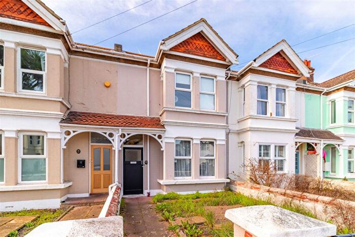 5 Bedroom Property For Sale In Westcourt Road, Worthing, BN14