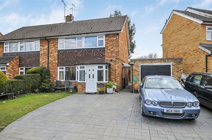 3 Bedroom Semi-Detached House For Sale In Heyford Road, Radlett, WD7