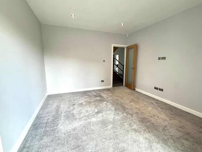 4 Bedroom Detached House For Sale In The Drive, Bollington, SK10