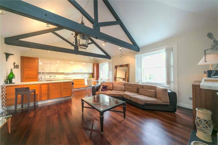 3 Bedroom Apartment To Rent In Hamilton Terrace, St John's Wood, London, NW8