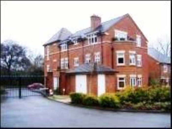 2 Bedroom Apartment For Sale In Thornhill Road, Streetly, B74