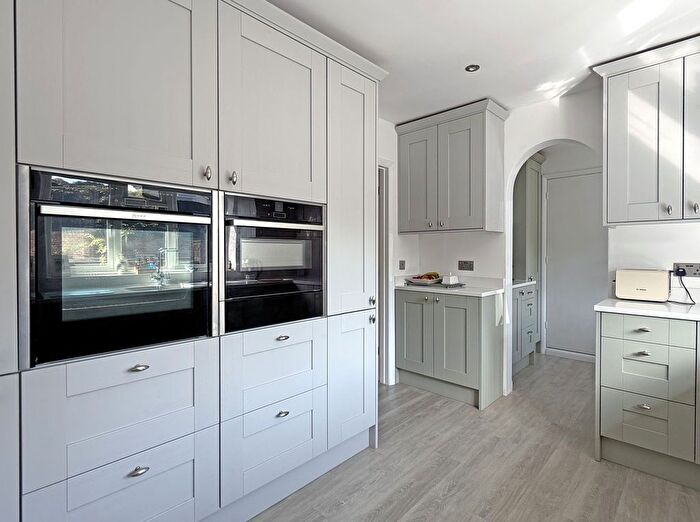 3 Bedroom Detached Bungalow For Sale In Ridgeway Mead, Sidmouth, EX10