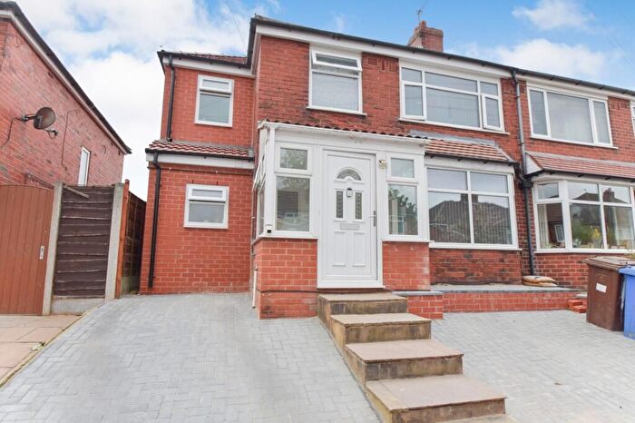 4 Bedroom Semi Detached House For Sale In Apollo Avenue, Bury, BL9