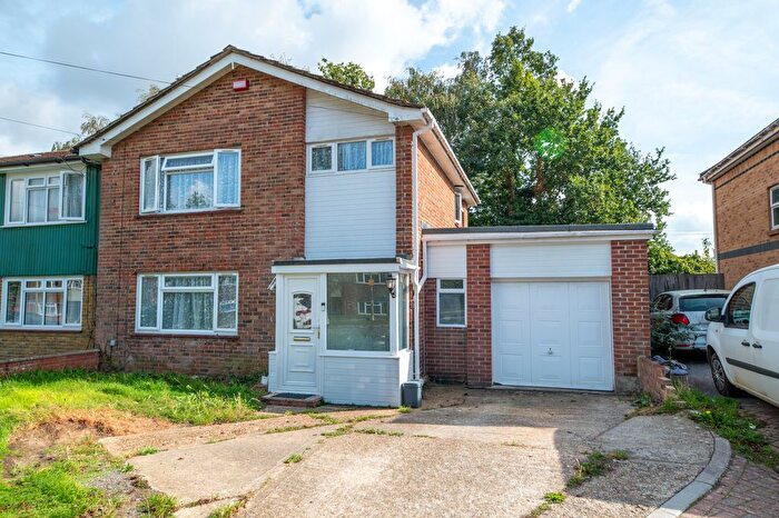 3 Bedroom End Terrace House For Sale In Laburnum Road, Waterlooville, PO7