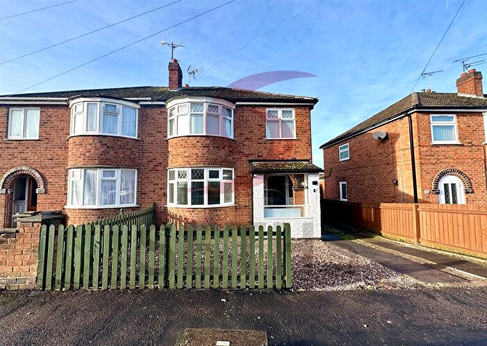 3 Bedroom Semi Detached House To Rent In Bradgate Drive, Wigston, Leicester, LE18