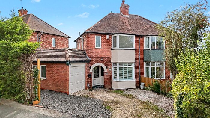 3 Bedroom Semi Detached House For Sale In Sansome Road, Shirley, Solihull, B90