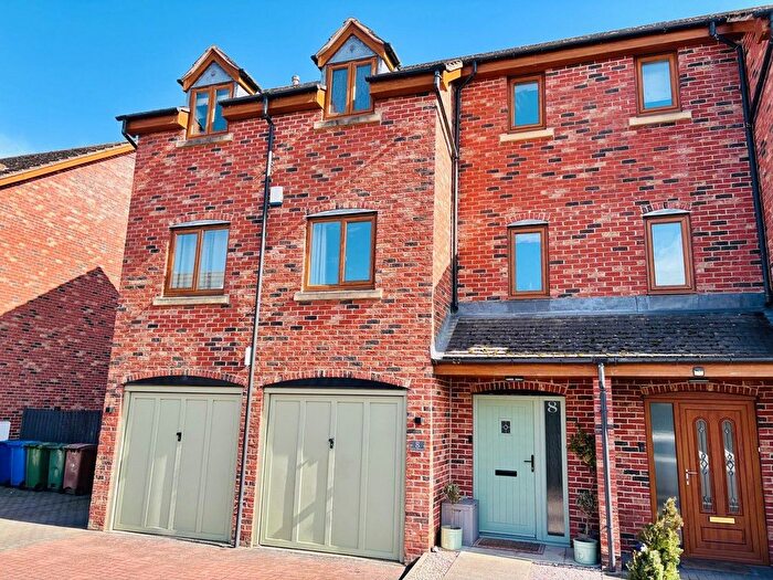 5 Bedroom Semi-Detached House For Sale In Little Orchard, Hook, Goole, DN14