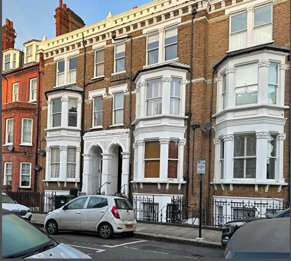 Studio For Sale In Bolingbroke Road, London, W14