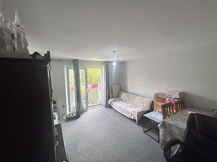 2 Bedroom Flat To Rent In Lower Hall Street, St. Helens, WA10