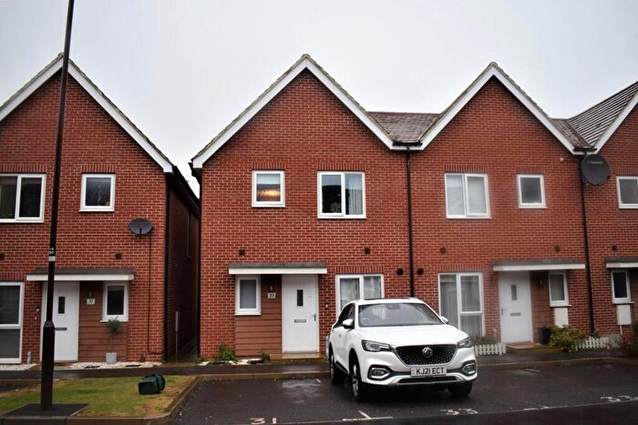 3 Bedroom Semi-Detached House To Rent In Bowling Green Close, Bletchley, Milton Keynes, MK2